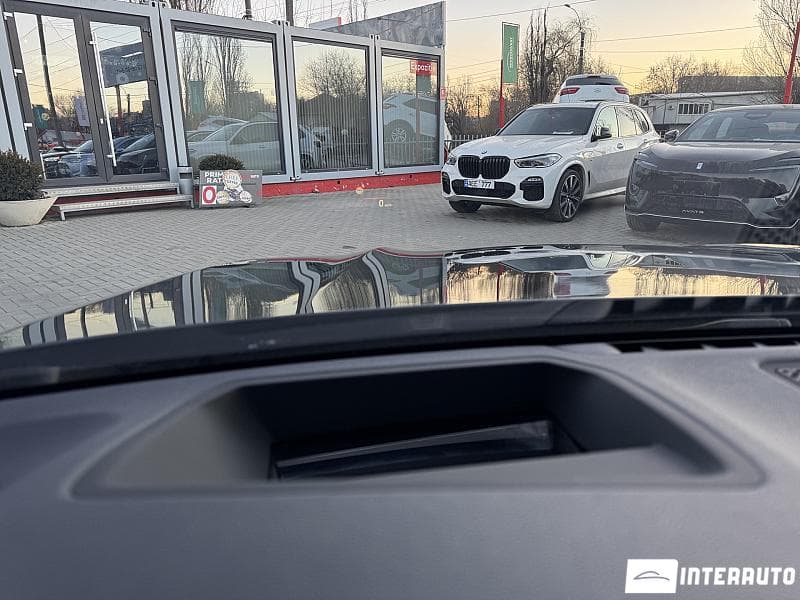 BMW 740e 2018 — Миниатюра 25
