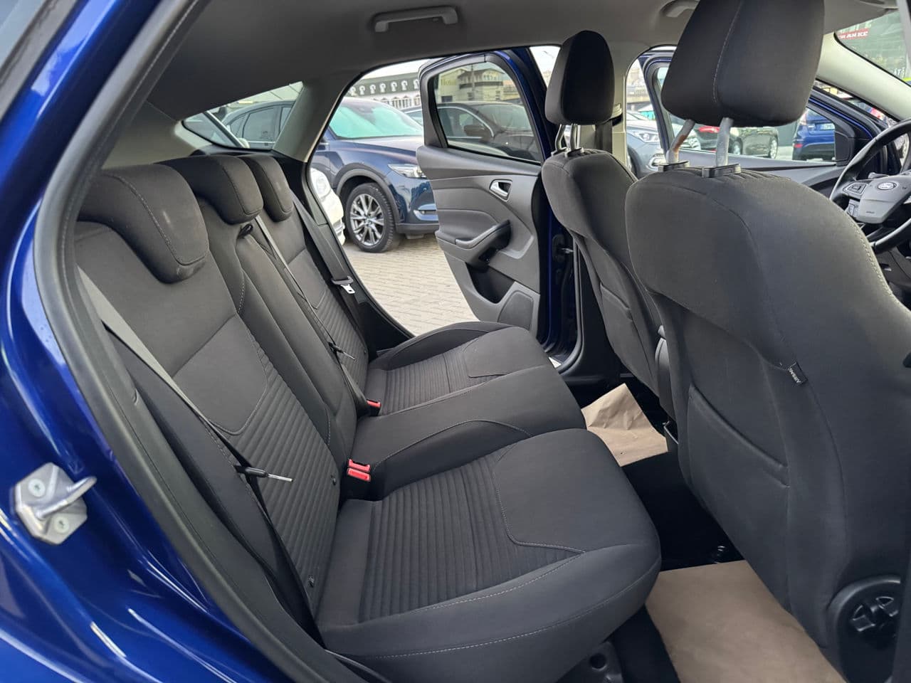 2015 Ford Focus — Miniatură 15