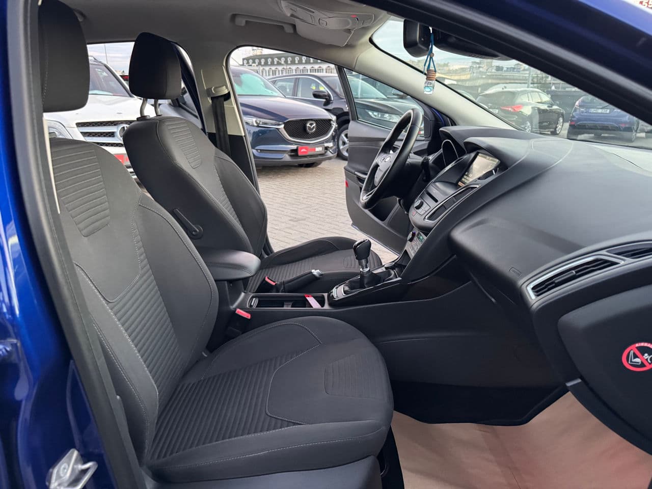 2015 Ford Focus — Miniatură 16