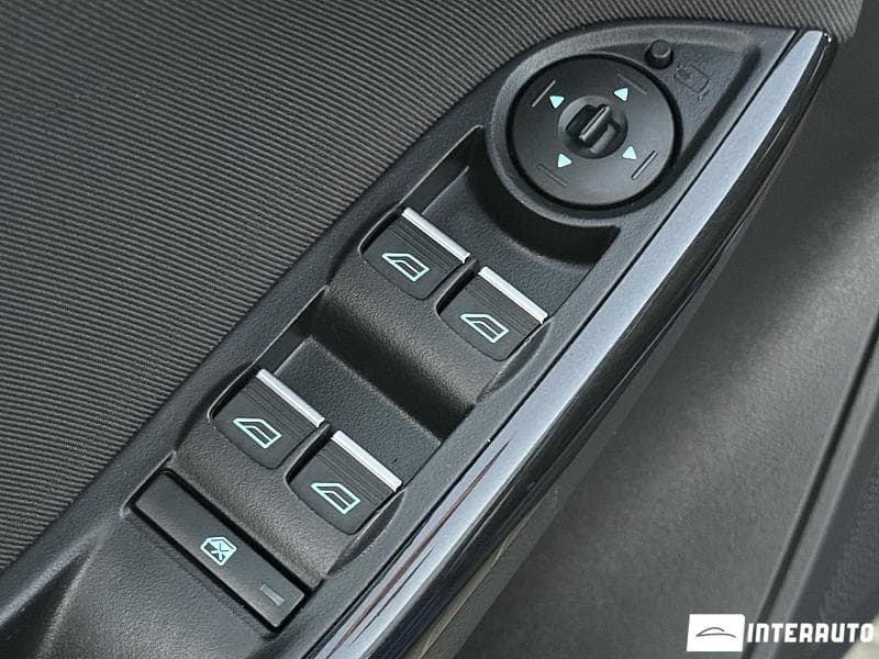2015 Ford Focus — Miniatură 18