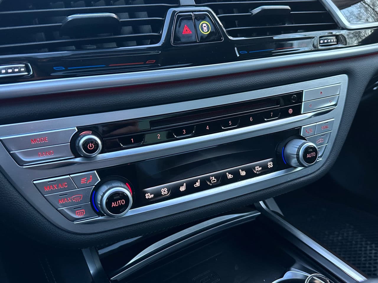 BMW 740 2020 — Миниатюра 17