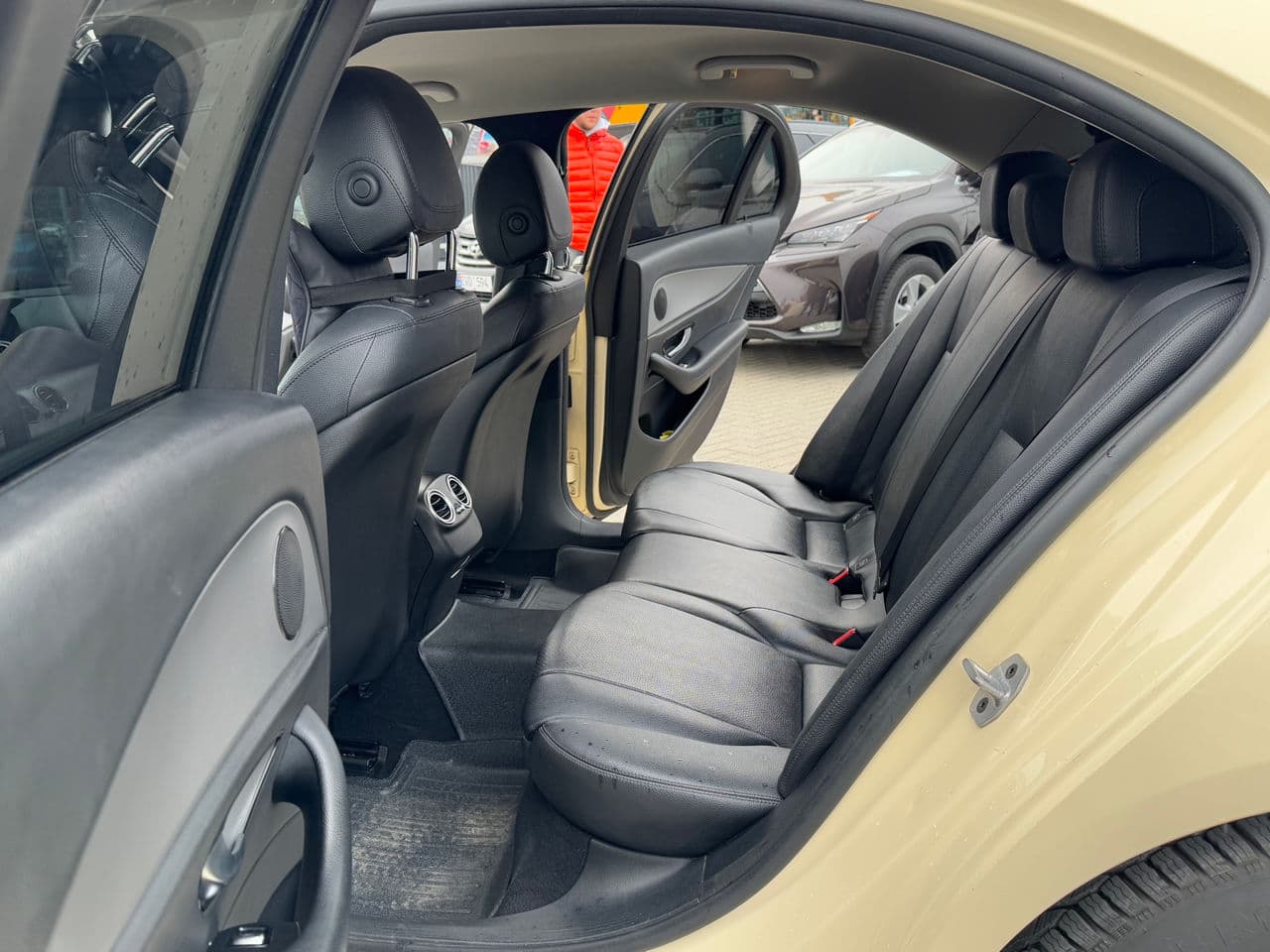 Mercedes E 200 2019 — Миниатюра 12