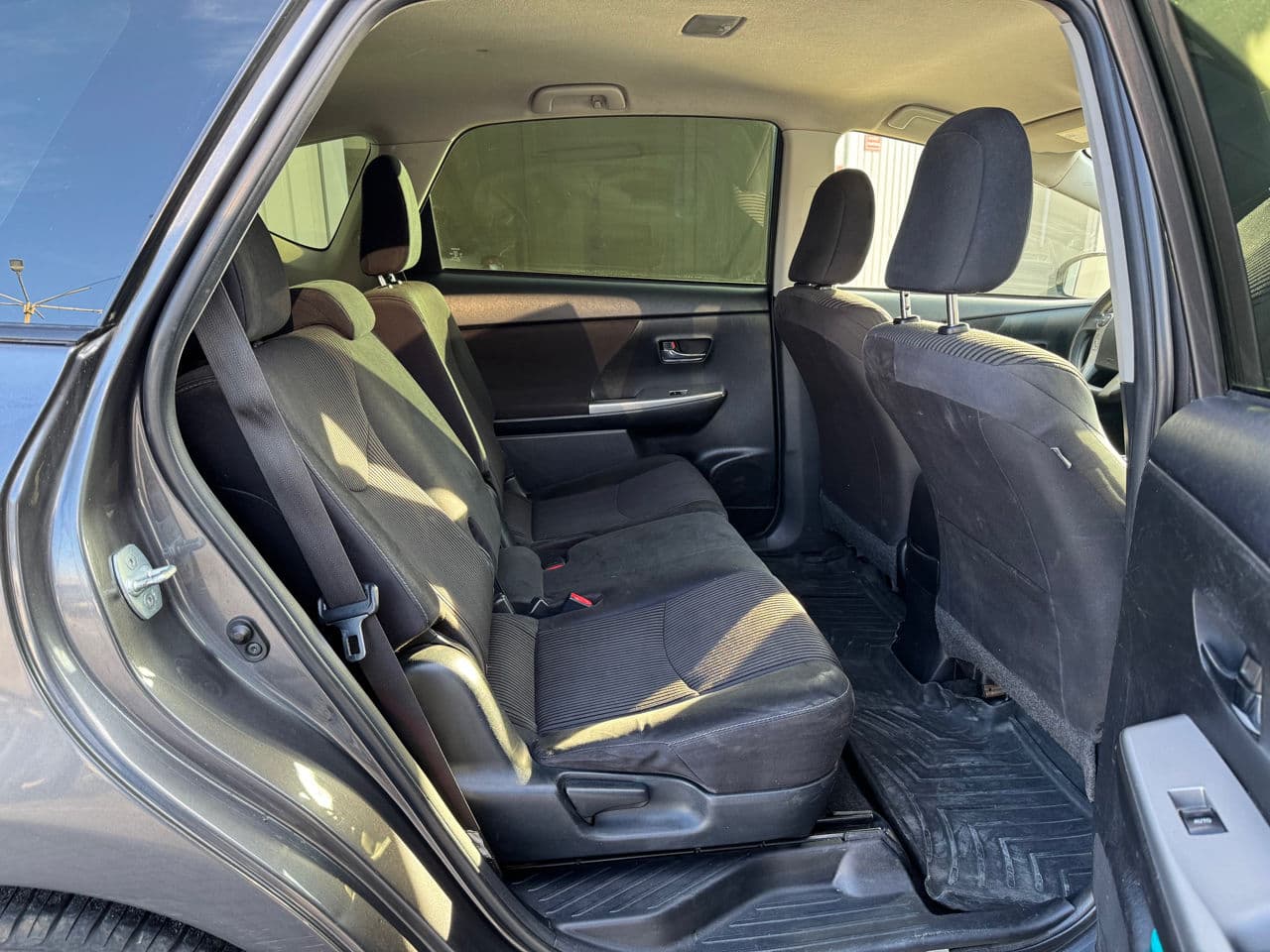 Toyota Prius Plus / V 2016 — Миниатюра 13