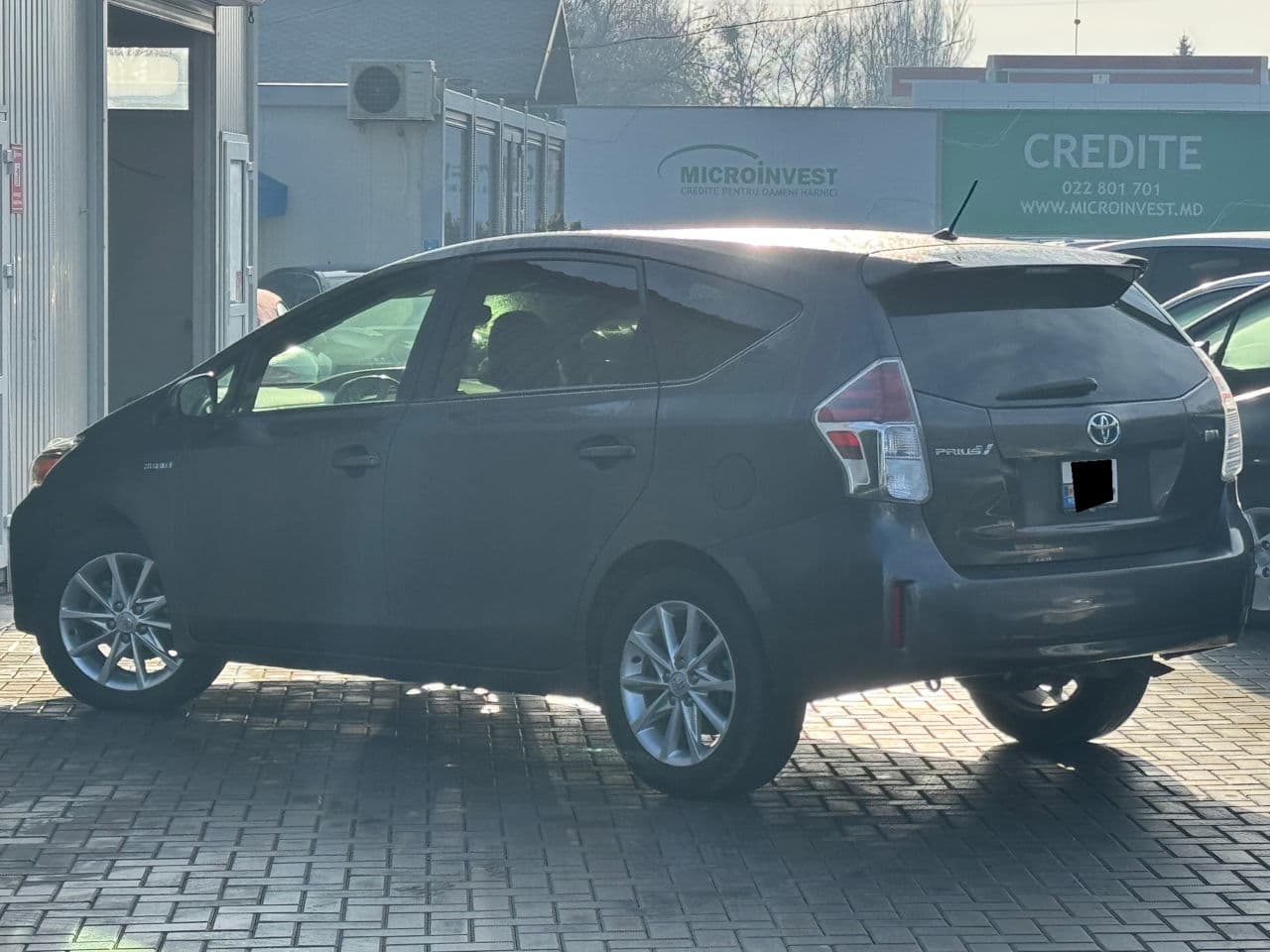 Toyota Prius Plus / V 2016 — Миниатюра 4