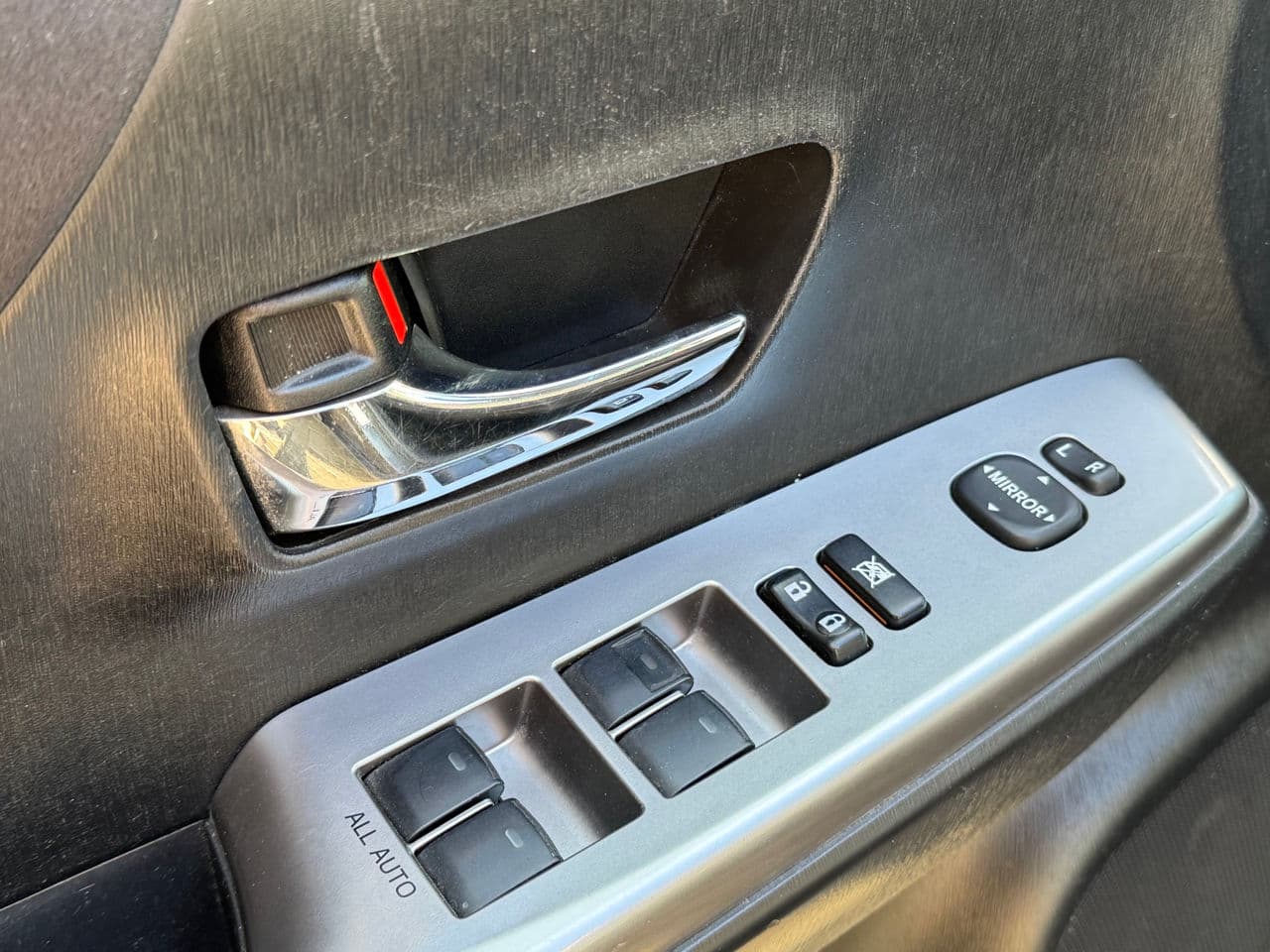 Toyota Prius Plus / V 2016 — Миниатюра 12