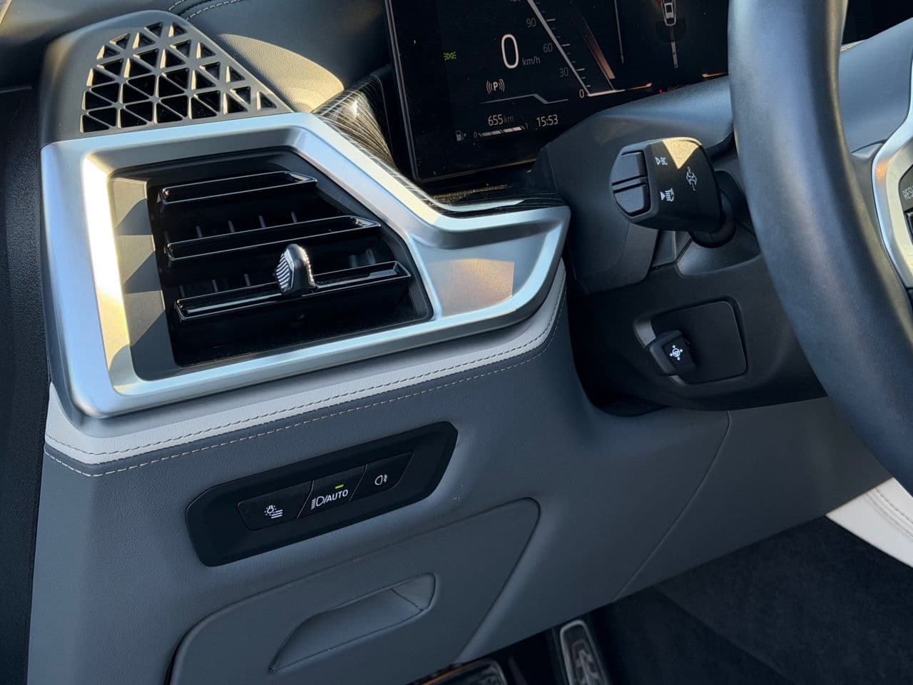 BMW X6 4.0i 2024 — Миниатюра 9