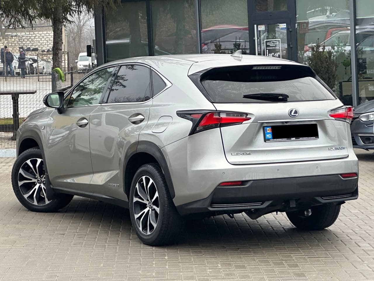 Lexus NX 300H 2017 — Миниатюра 4