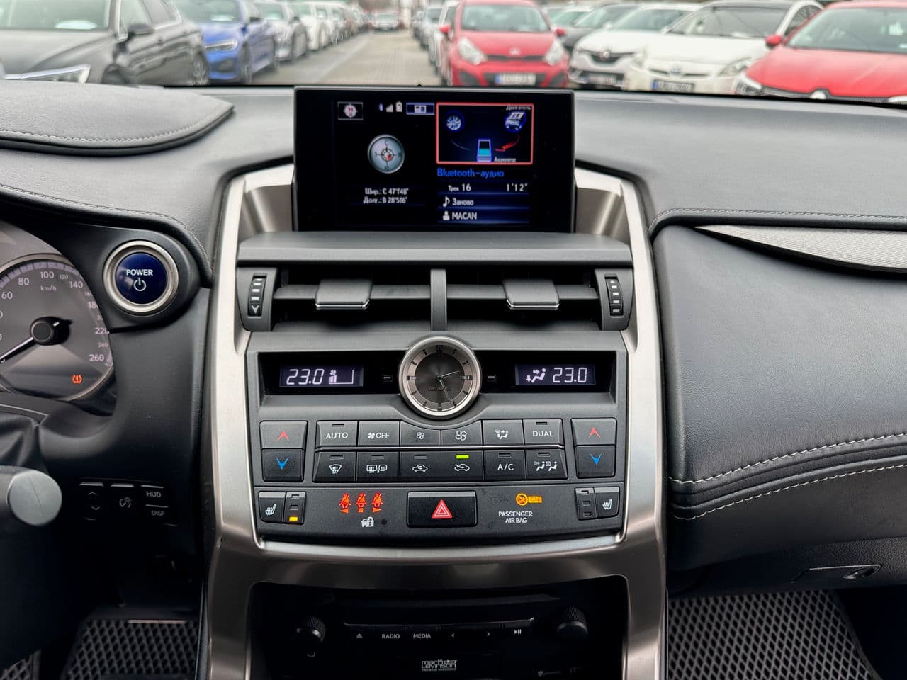 Lexus NX 300H 2015 — Миниатюра 10