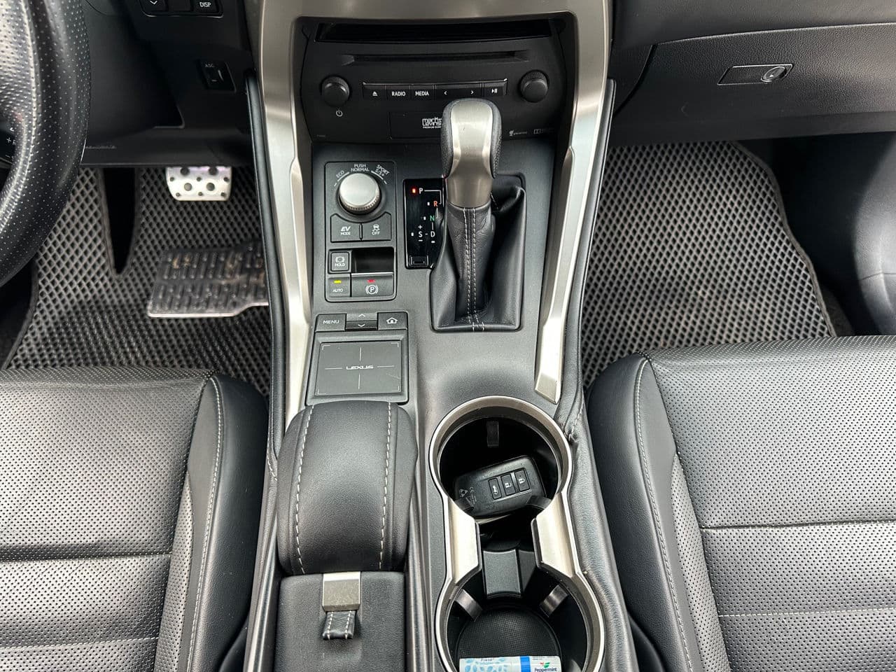 Lexus NX 300H 2015 — Миниатюра 12