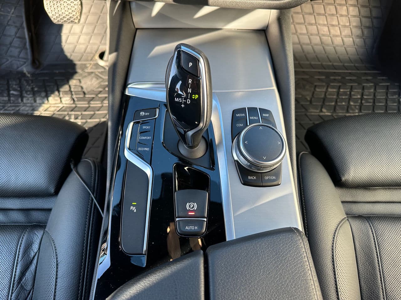 BMW 520 2017 — Миниатюра 16