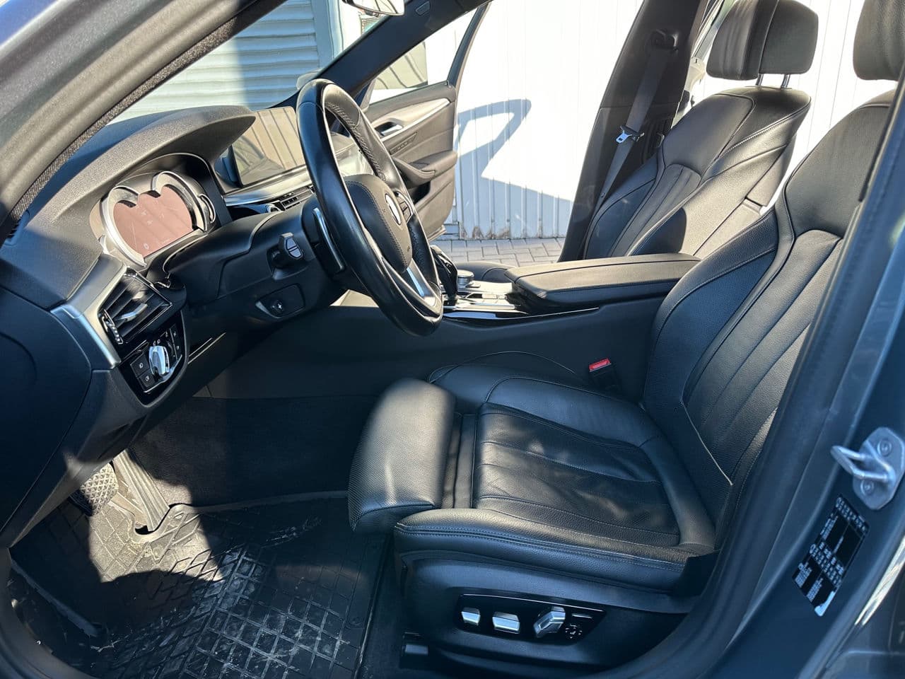 BMW 520 2017 — Миниатюра 5
