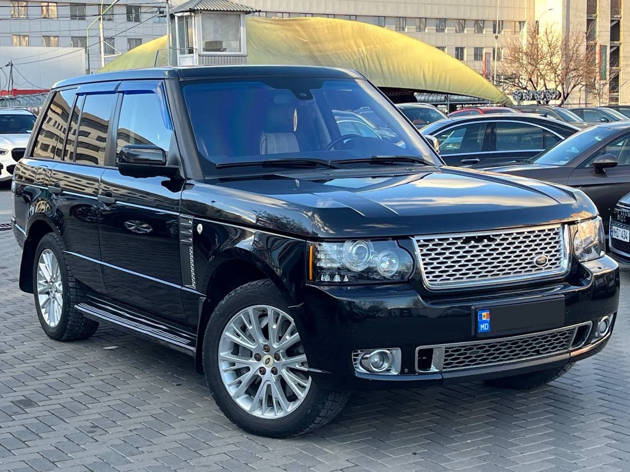 Land Rover Range Rover Vogue 2011 — Миниатюра 3