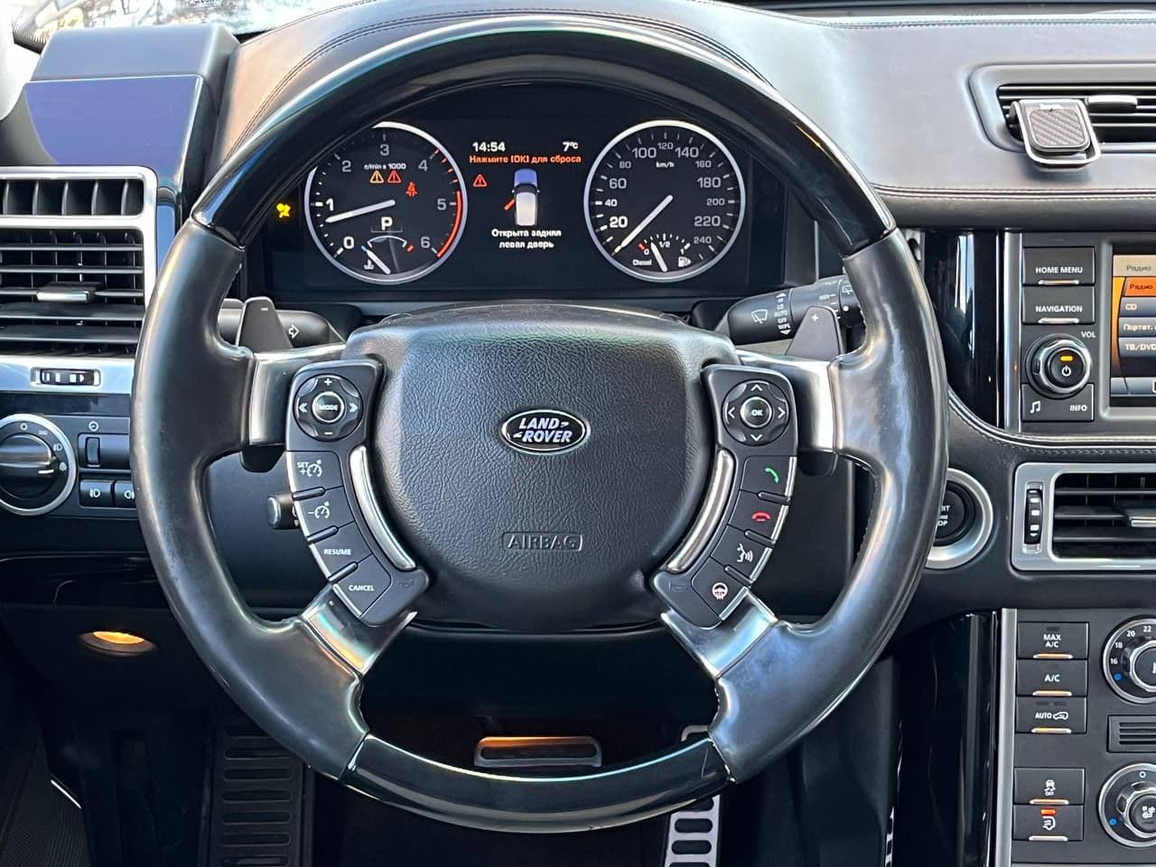 Land Rover Range Rover Vogue 2011 — Миниатюра 8