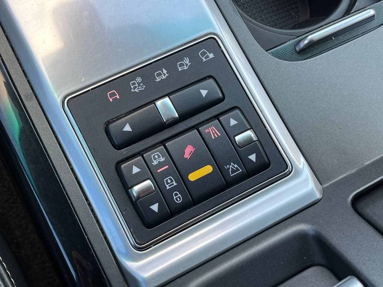 Land Rover Range Rover Vogue 2011 — Миниатюра 17