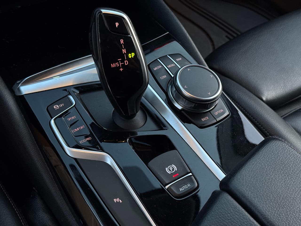 BMW 520 2017 — Миниатюра 12