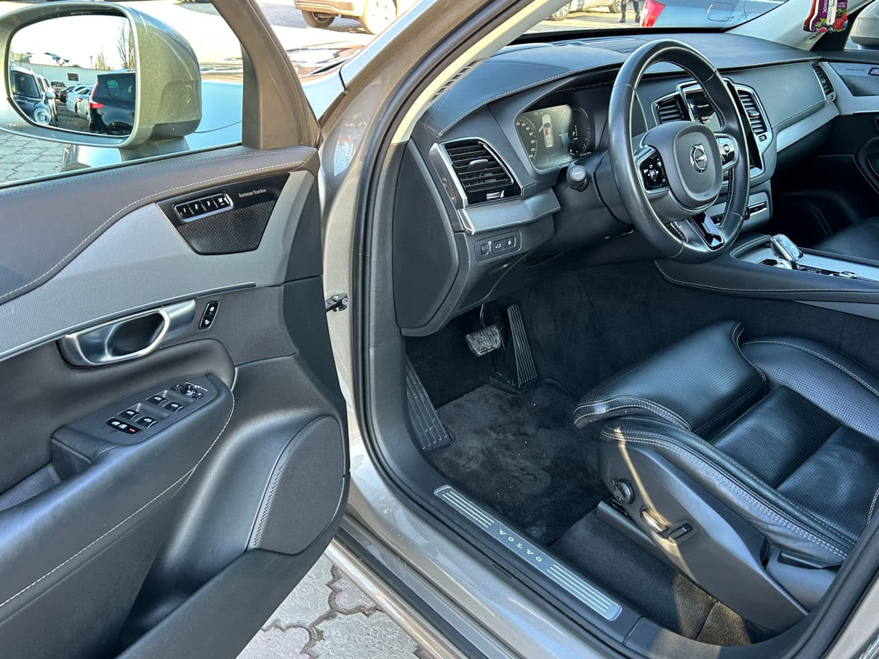 Volvo XC 90 2019 — Миниатюра 8