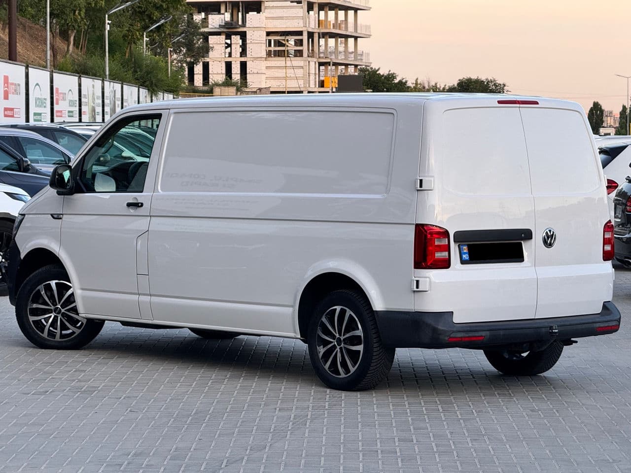 Volkswagen Transporter 2017 — Миниатюра 4