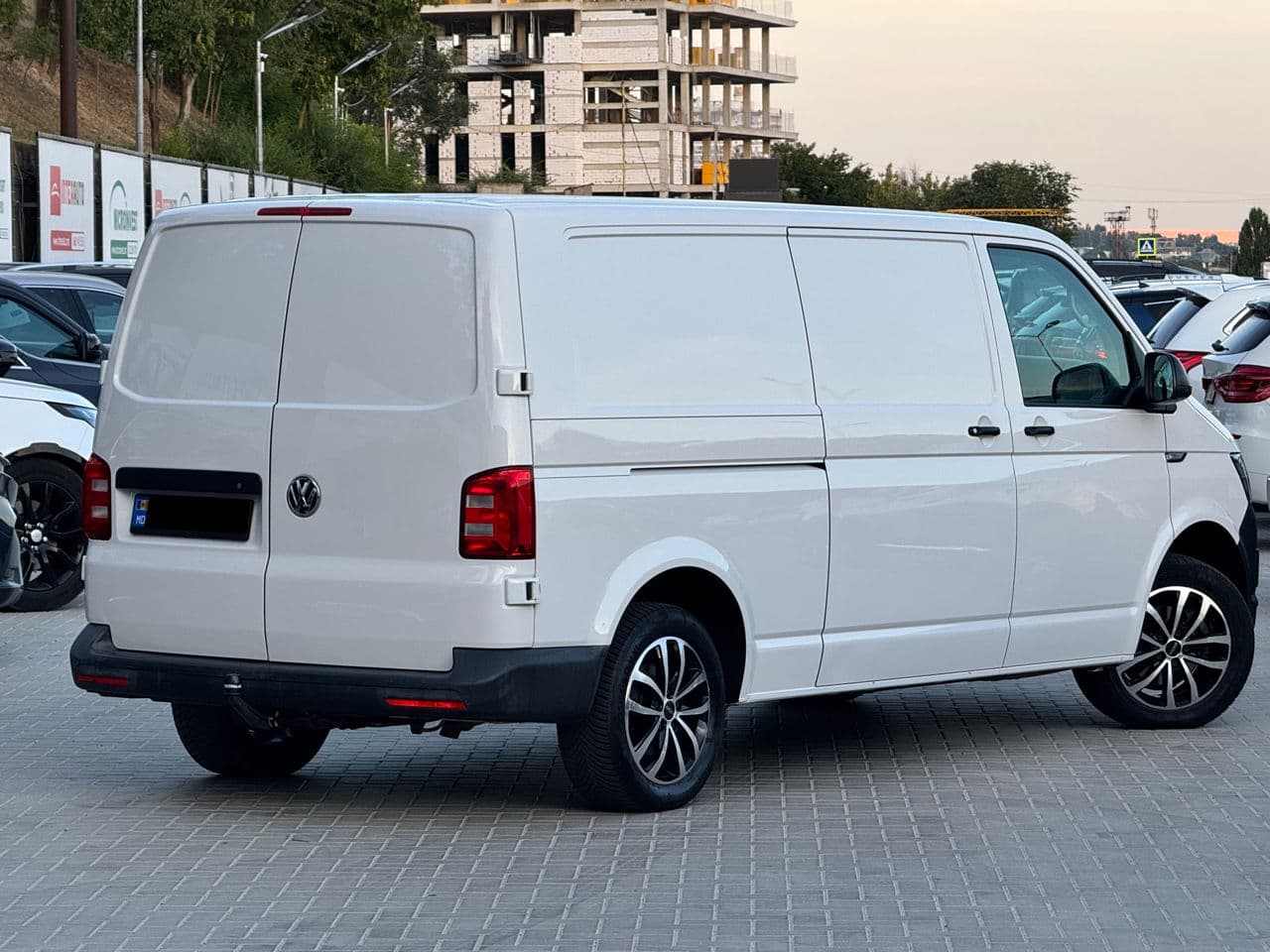 Volkswagen Transporter 2017 — Миниатюра 3