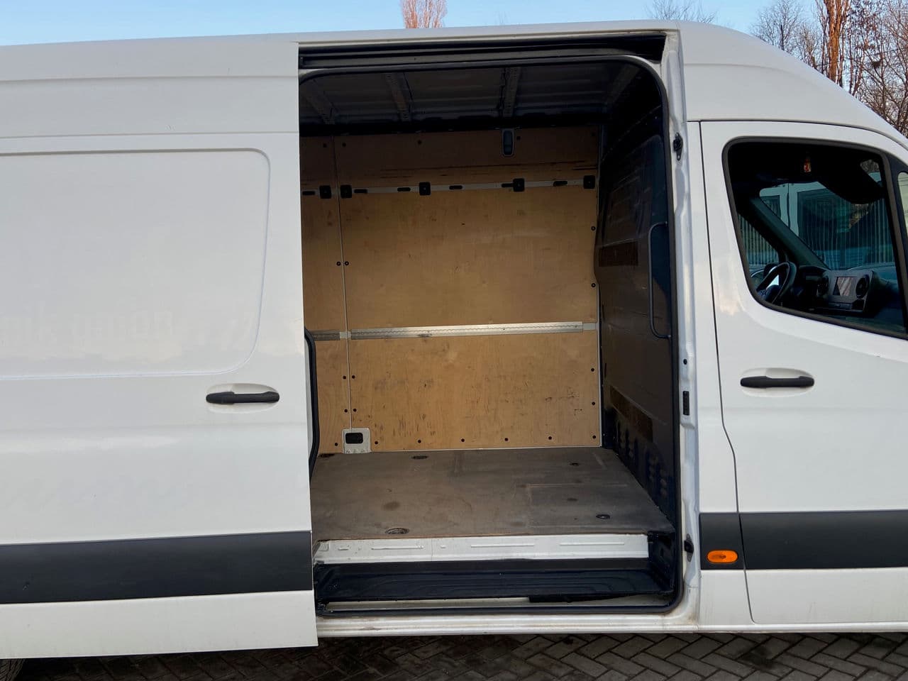 Mercedes Sprinter 2018 — Миниатюра 15