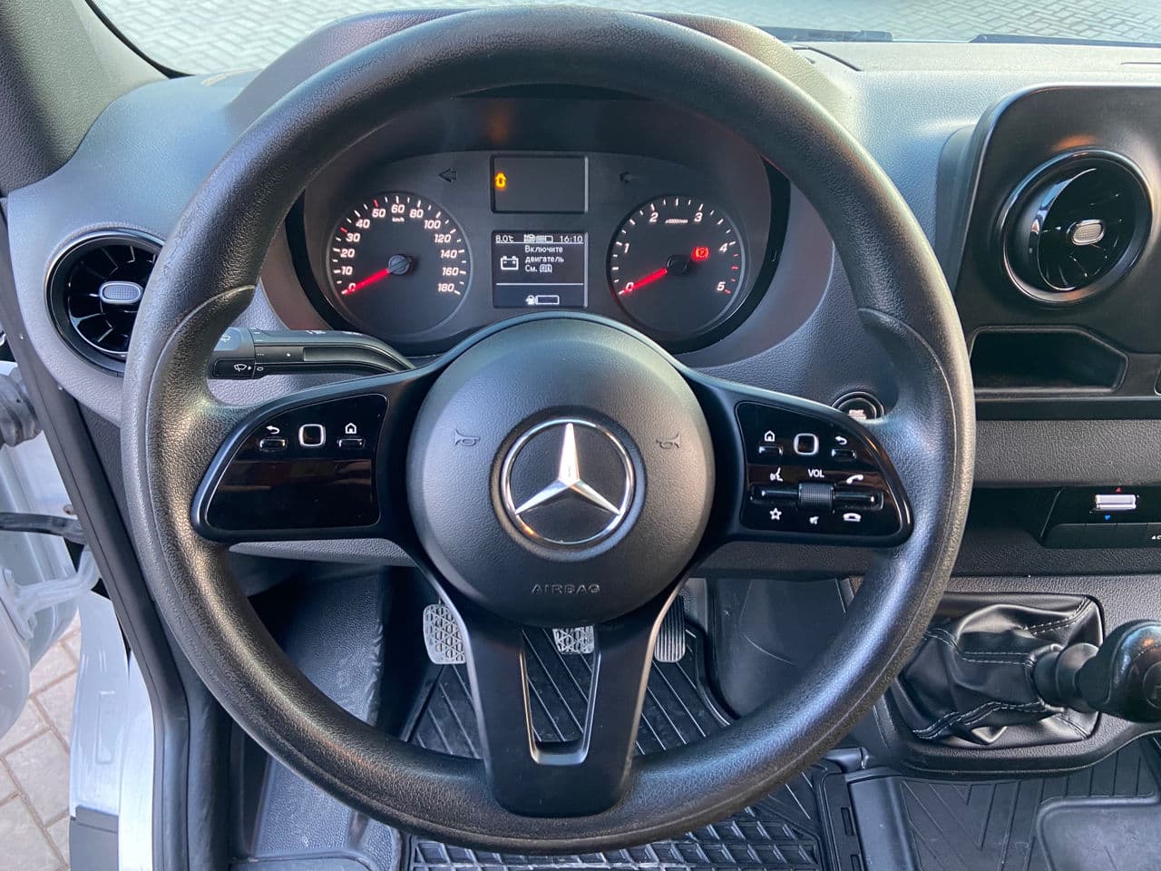 Mercedes Sprinter 2018 — Миниатюра 9