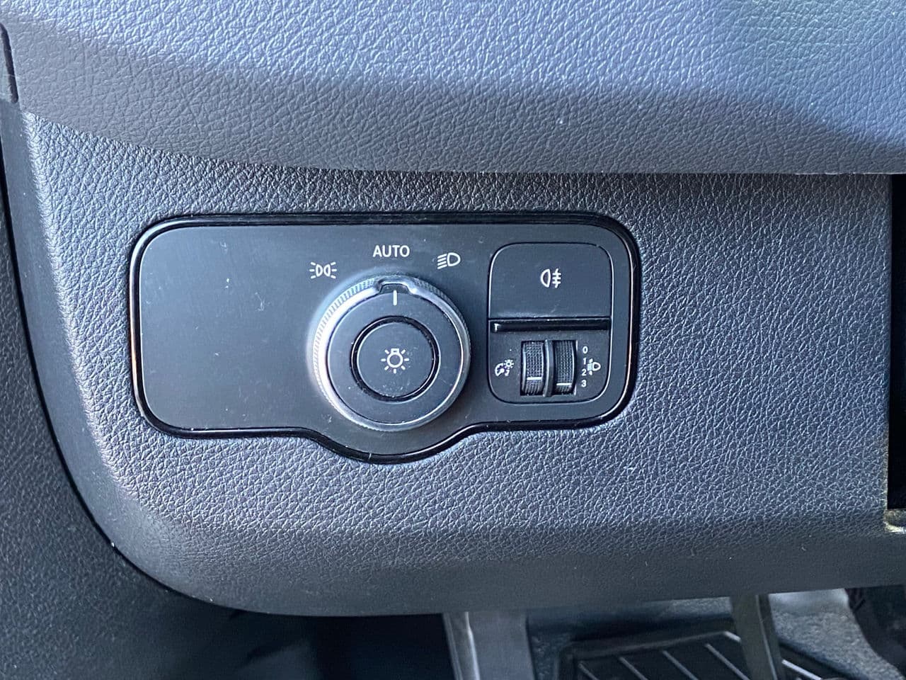 Mercedes Sprinter 2018 — Миниатюра 8