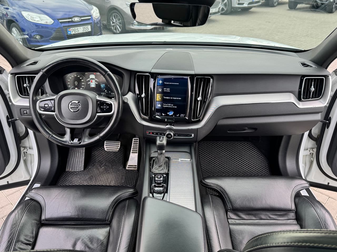 Volvo XC 60 2018 — Миниатюра 6