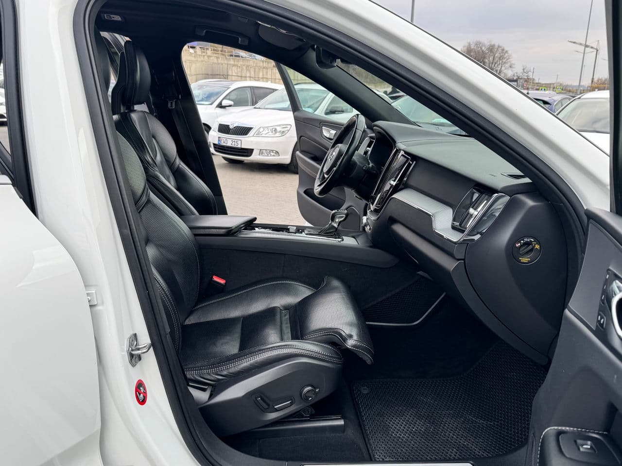 Volvo XC 60 2018 — Миниатюра 17