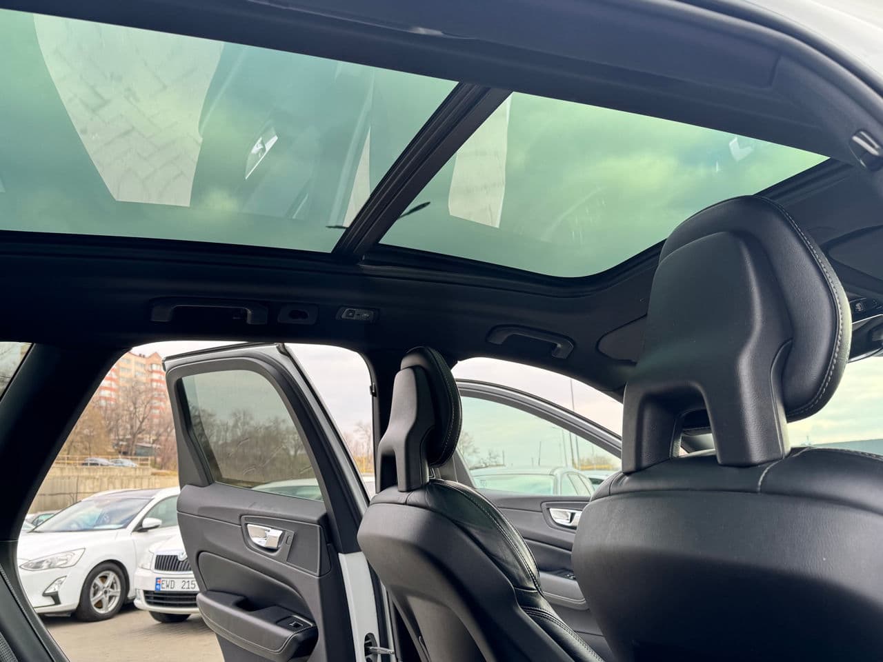 Volvo XC 60 2018 — Миниатюра 15