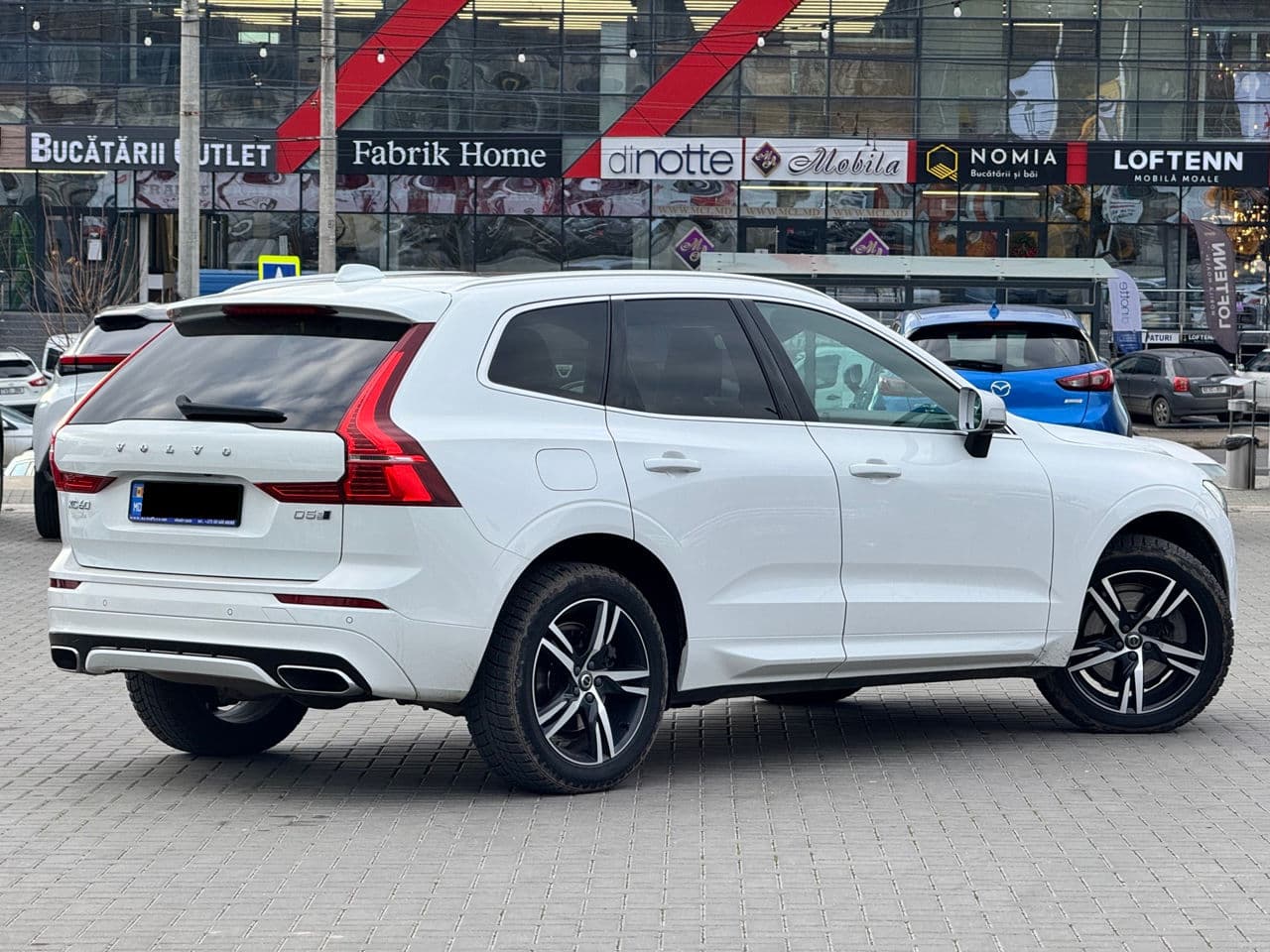 Volvo XC 60 2018 — Миниатюра 3