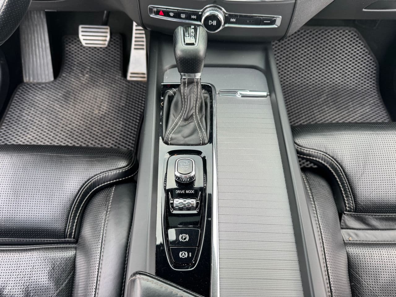 Volvo XC 60 2018 — Миниатюра 13