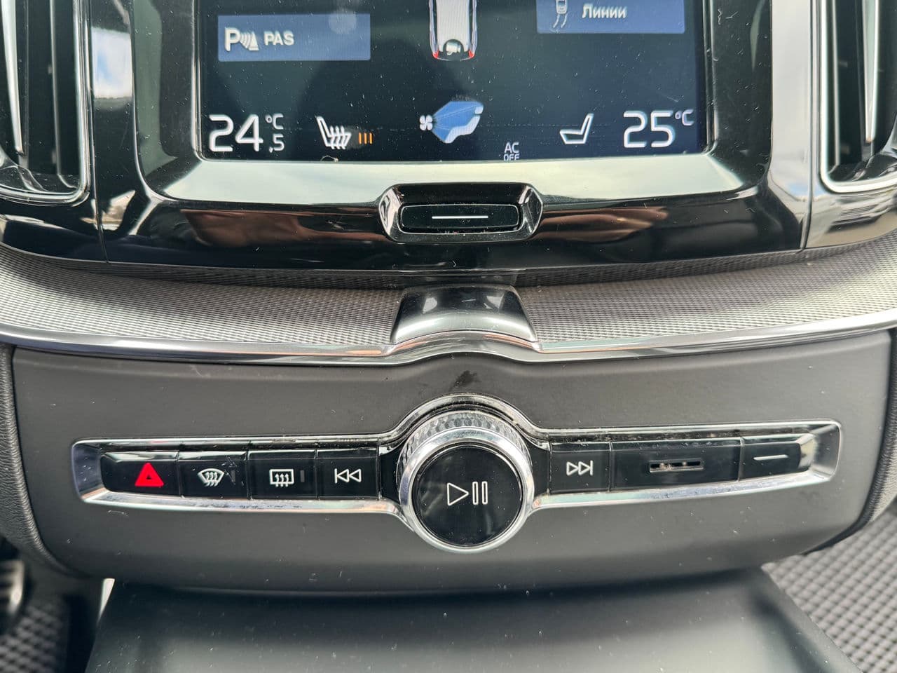 Volvo XC 60 2018 — Миниатюра 12