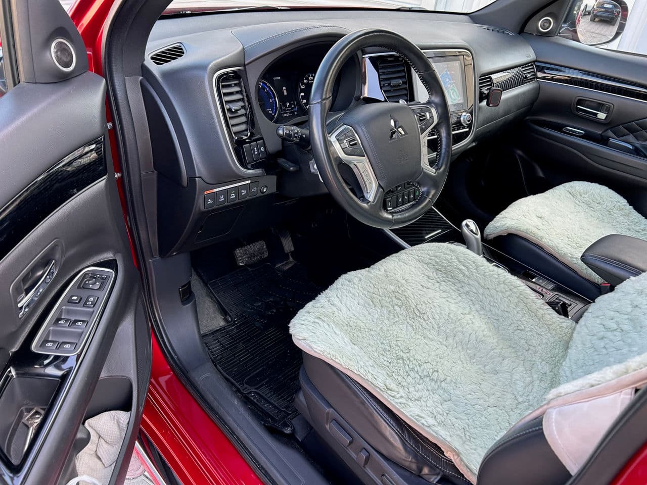 Mitsubishi Outlander 2019 — Миниатюра 6