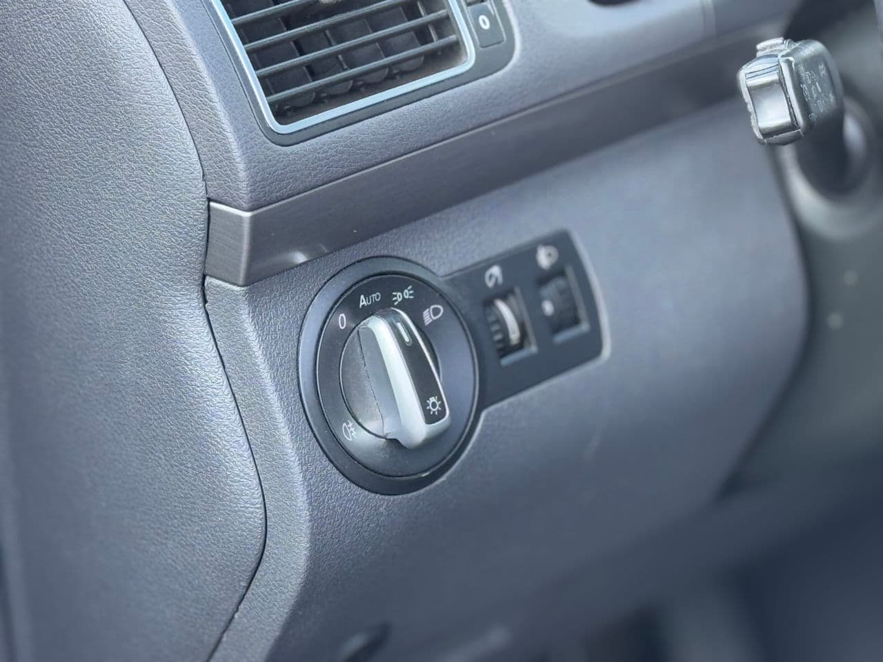 Volkswagen Touran 2012 — Миниатюра 8