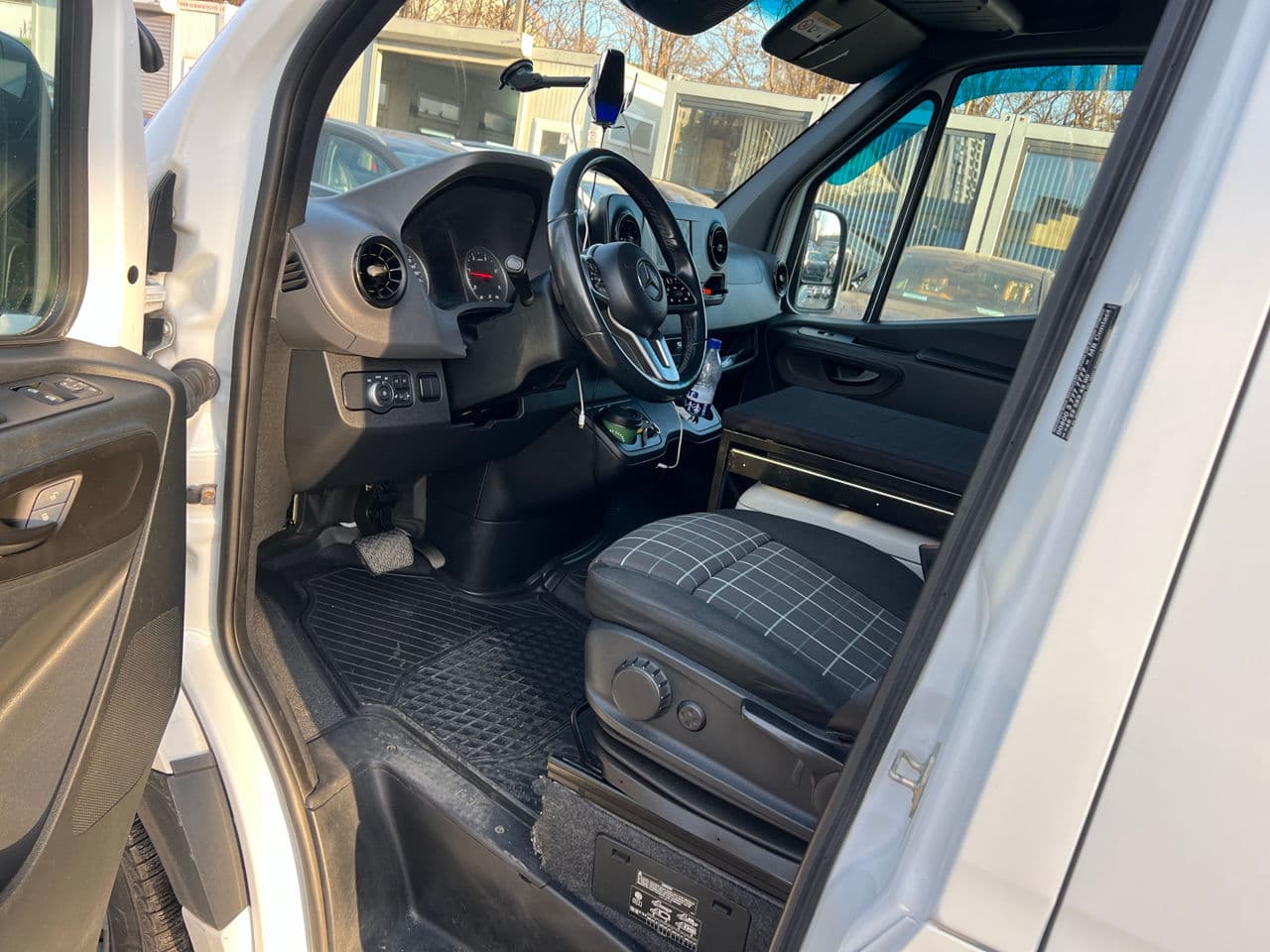 Mercedes Sprinter 2018 — Миниатюра 6