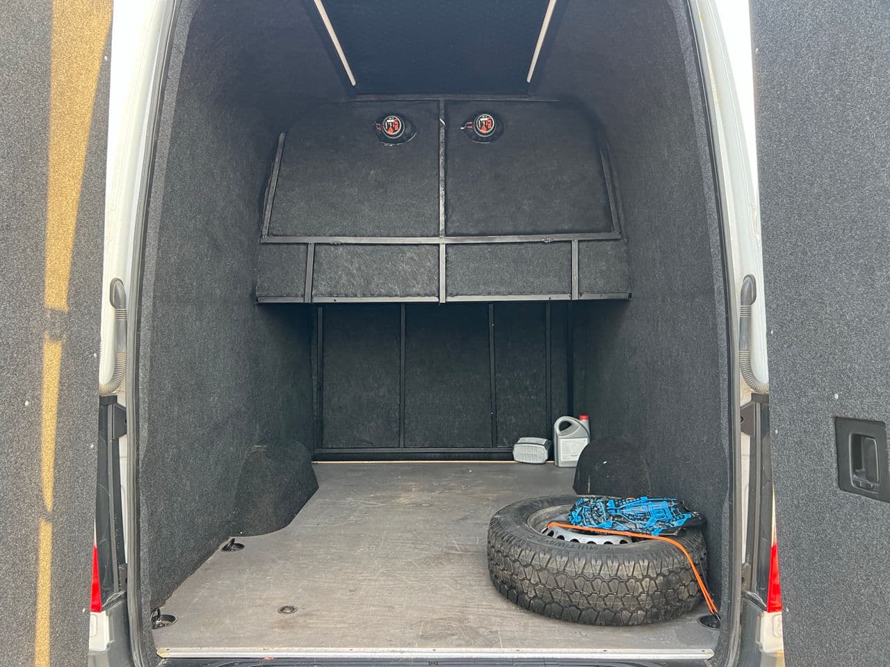 Mercedes Sprinter 2018 — Миниатюра 17