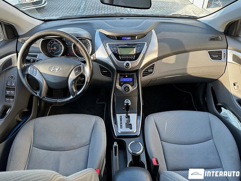 2012 Hyundai Elantra — Miniatură 8