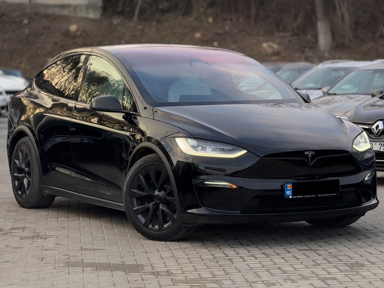 Tesla Model X 2022 — Миниатюра 4