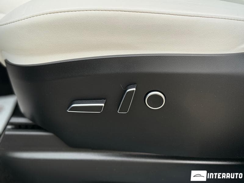 Tesla Model X 2022 — Миниатюра 7