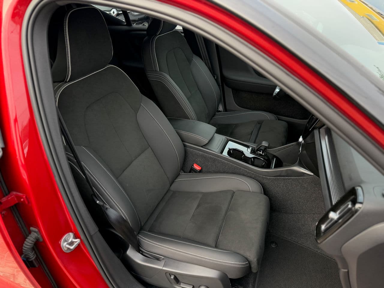 Volvo XC 40 2021 — Миниатюра 20