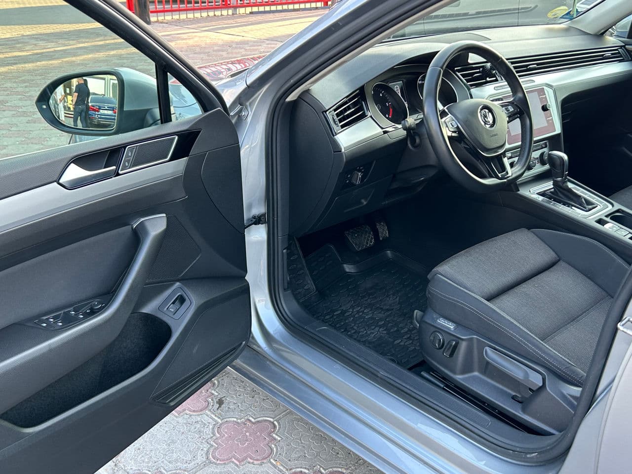 Volkswagen Passat 2019 — Миниатюра 5