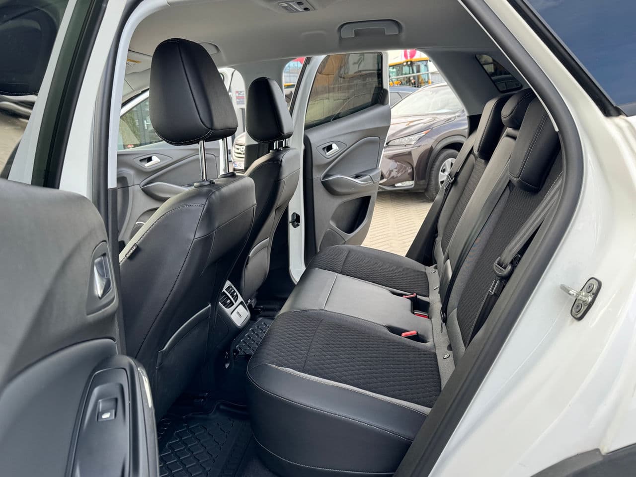 Opel Grandland X 2021 — Миниатюра 13