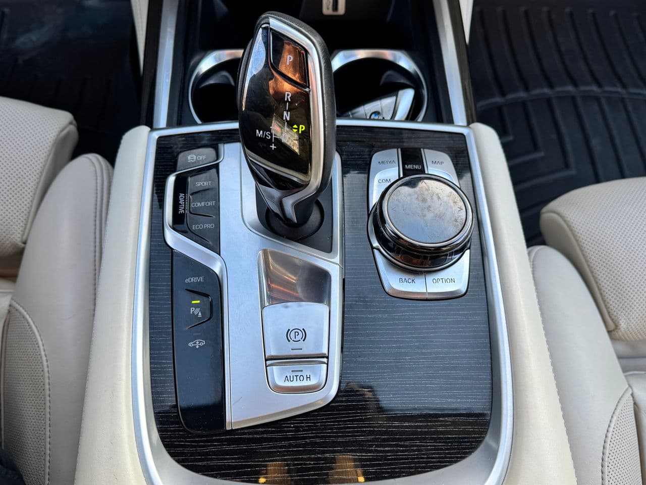 BMW 740e 2017 — Миниатюра 13