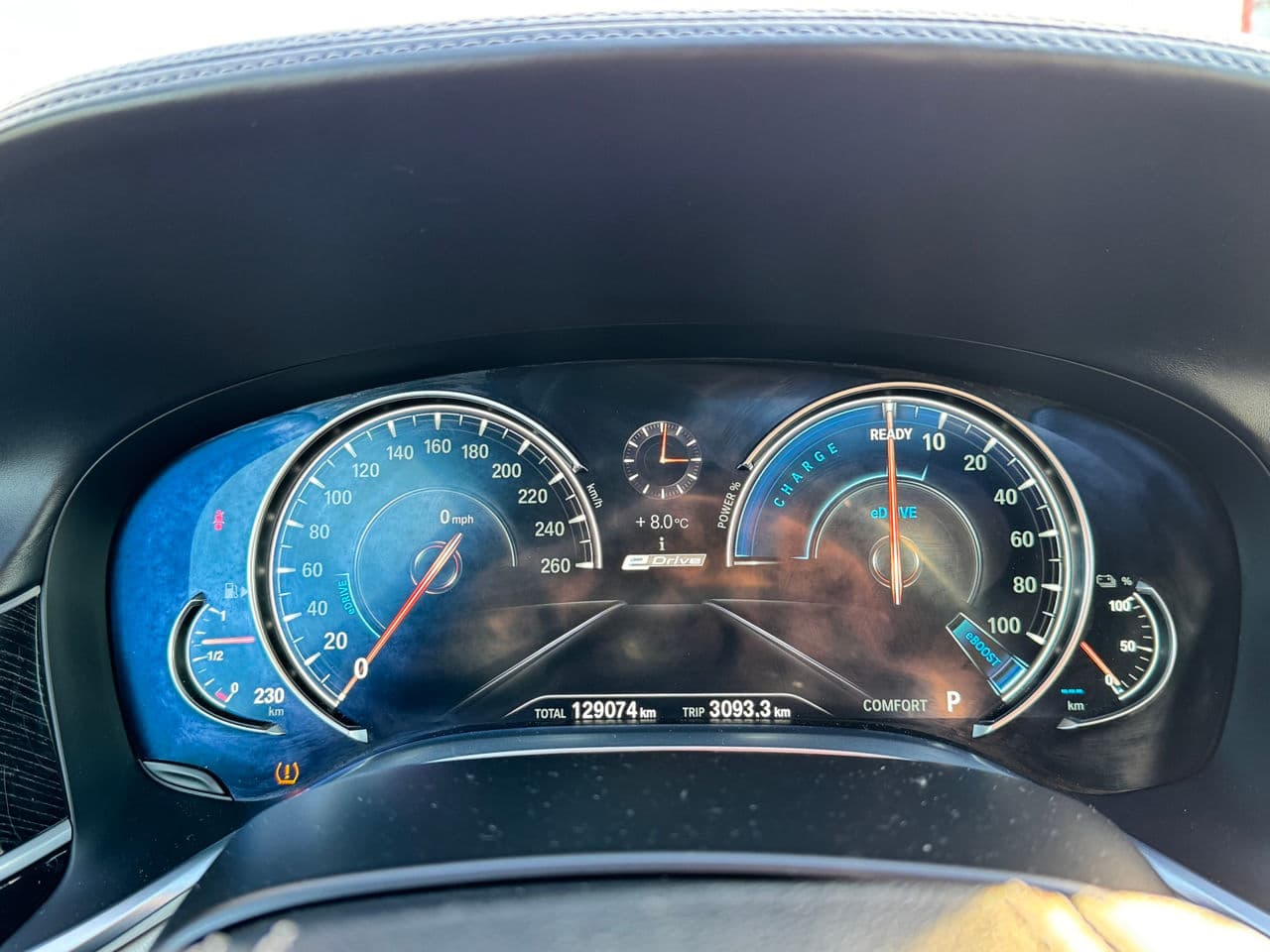 BMW 740e 2017 — Миниатюра 10