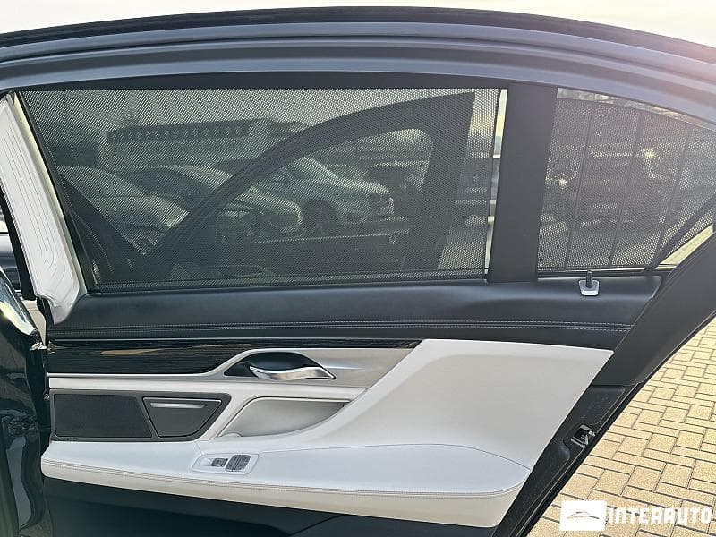 BMW 740e 2017 — Миниатюра 26