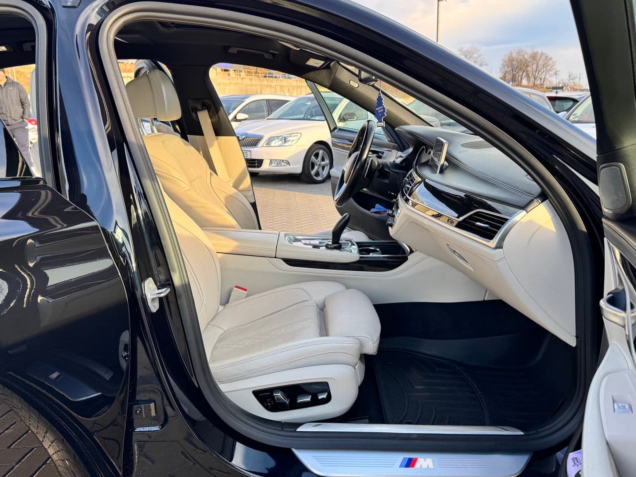 BMW 740e 2017 — Миниатюра 18