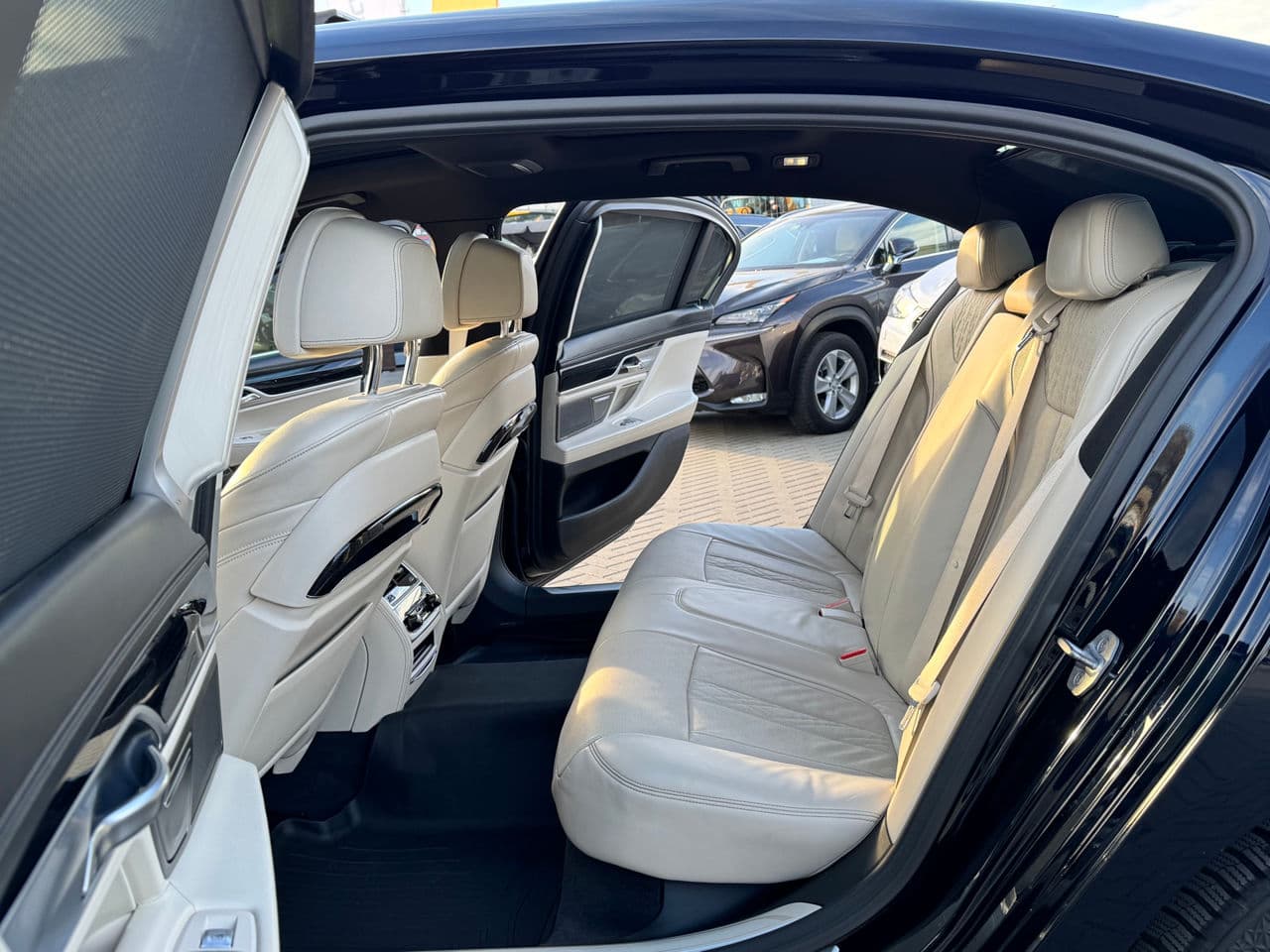 BMW 740e 2017 — Миниатюра 14