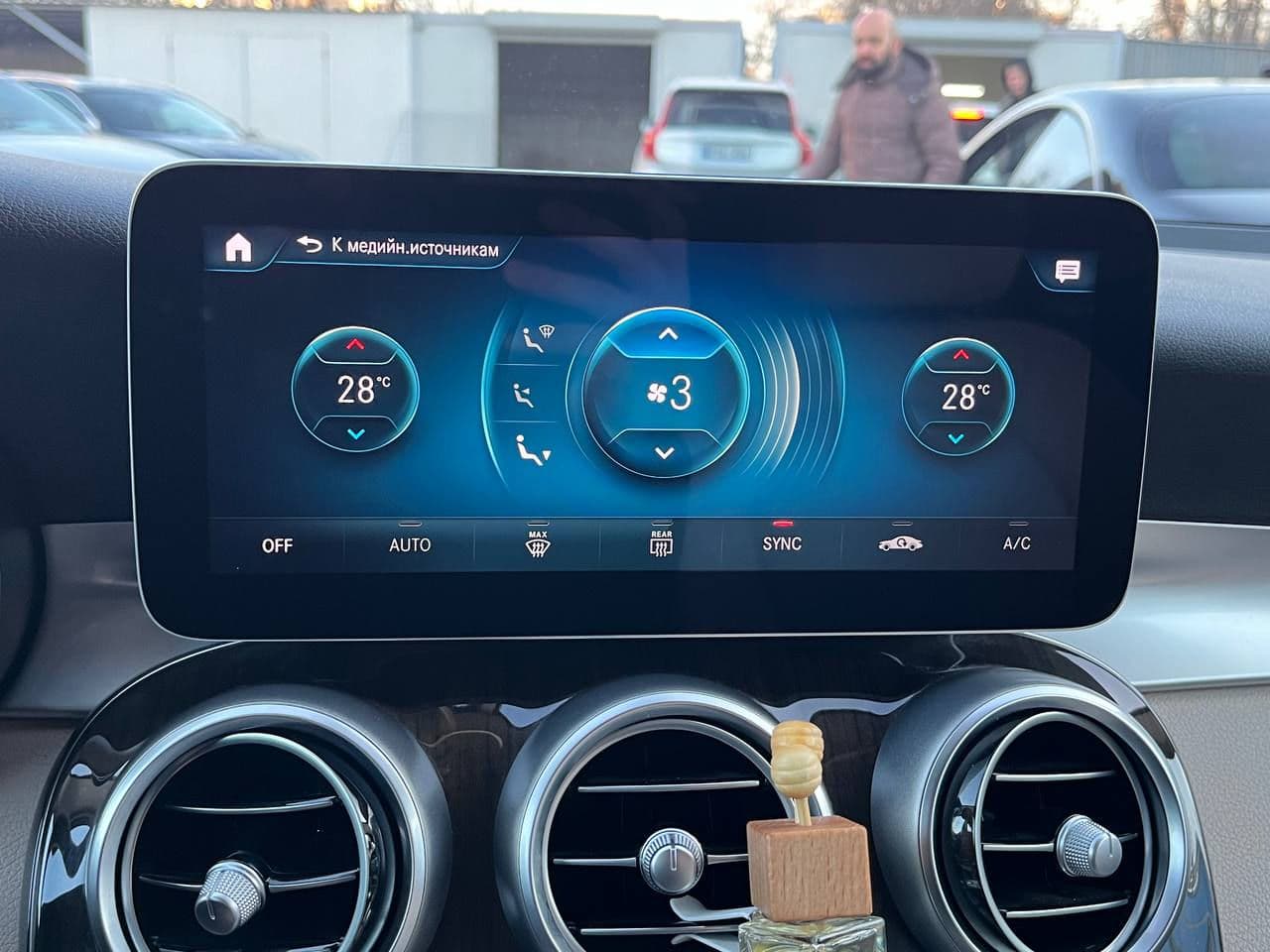Mercedes GLC 300 2019 — Миниатюра 12