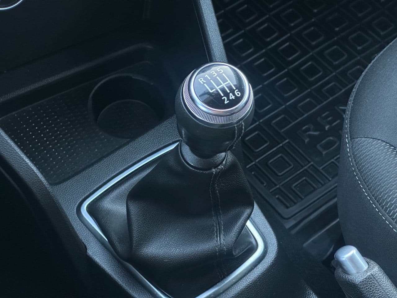 Dacia Duster 2019 — Миниатюра 11