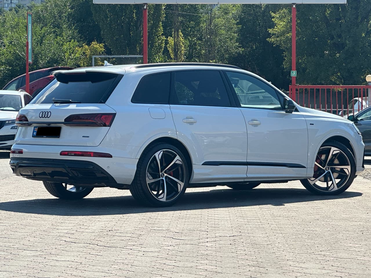 Audi Q7 2023 — Миниатюра 3