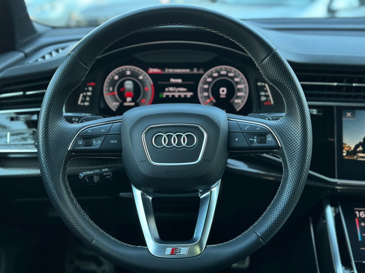 Audi Q7 2023 — Миниатюра 10